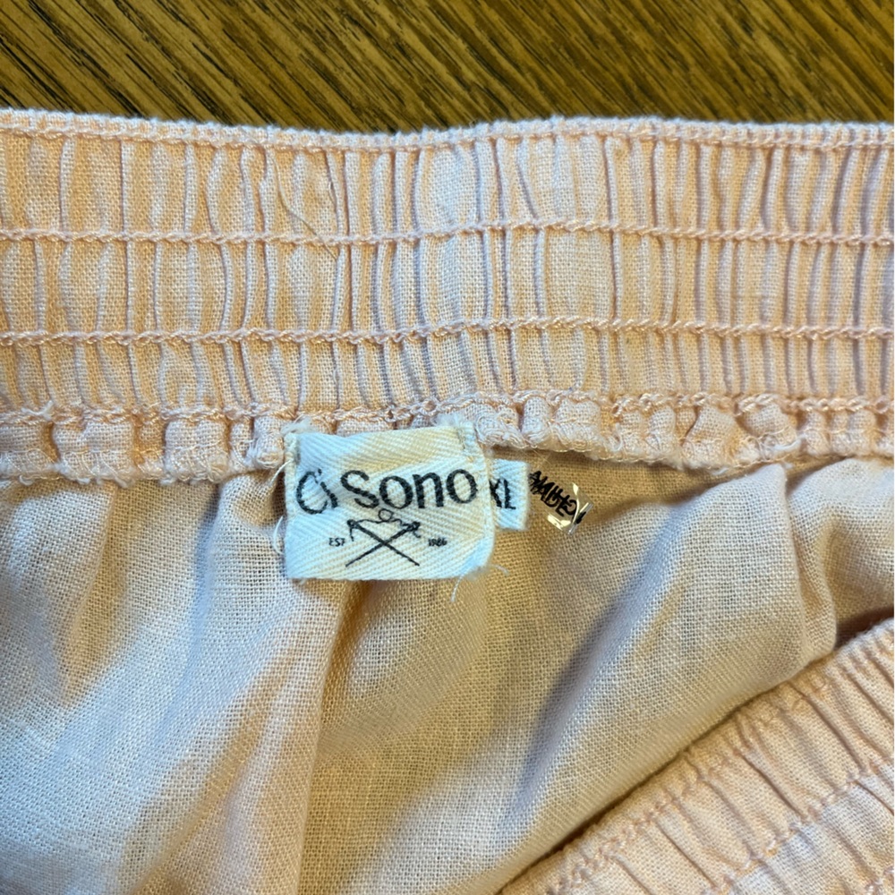 2 Pair of Women’s L / XL shorts. - Picture 8 of 9